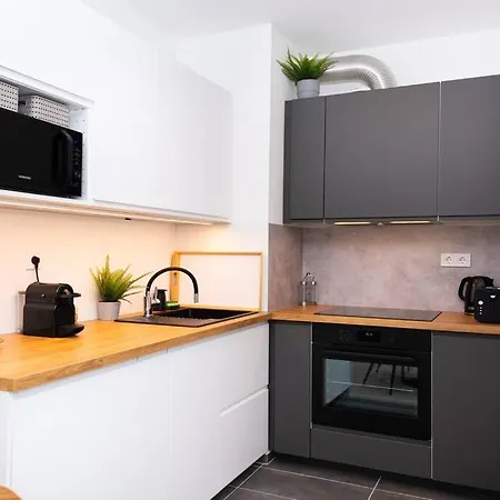Chic207 Retreat: Modern 1Br Gem With Parking By Nw Apartment Budapest Exterior photo