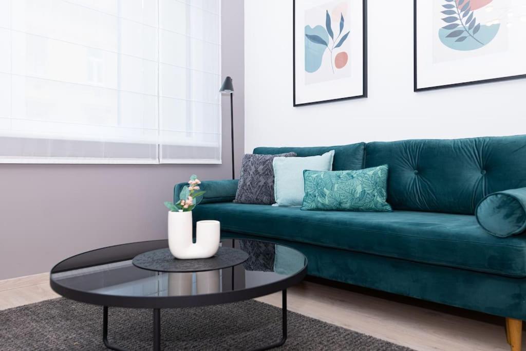 Apartment Chic207 Retreat: Modern 1br Gem With Parking By Nw Budapest